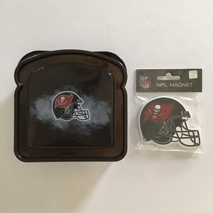 Tampa Bay Bucs Buccaneers NFL Football Helmet Magnet & Sandwich Keeper NEW
